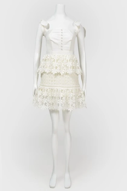 Біле мереживне плаття