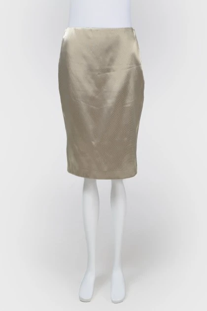 Золотистая шелковая юбка
