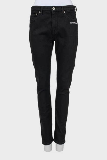 Чорні джинси tapered fit
