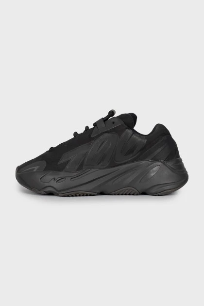 Черные кроссовки Yeezy Boost 700