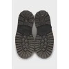 Зеленые ботинки из замши