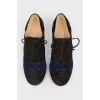Ботинки на шнуровке с синей замшевой вставкой