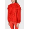 Красная шелковая блуза с оборками