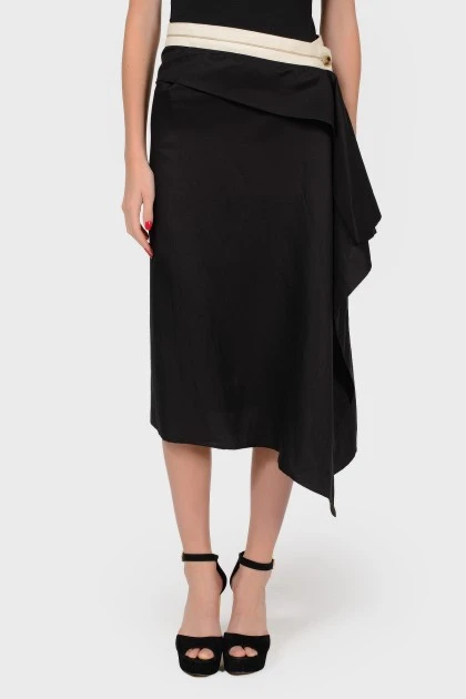 Асимметричная черная юбка на пуговицах