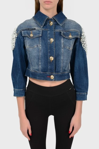 Укороченная джинсовая куртка с бусинами