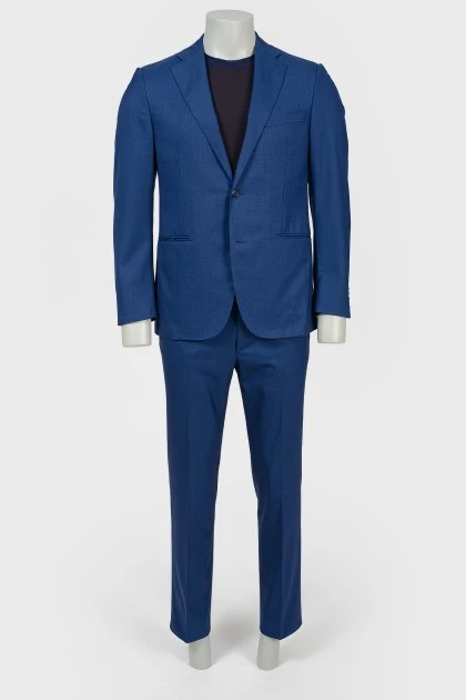 Классический мужской костюм синего цвета