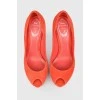 Красные замшевые туфли Rene Caovilla