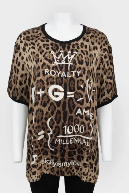 Свободный топ-футболка в леопардовый принт 