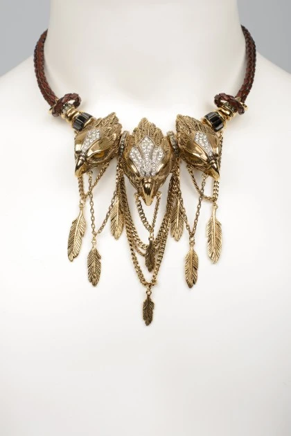 Ожерелье с металлическими перьями и орлиными головами 