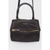 Черная замшевая сумочка с золотистой фурнитурой Pandora
