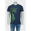 Темно-синяя мужская футболка с зеленым драконом
