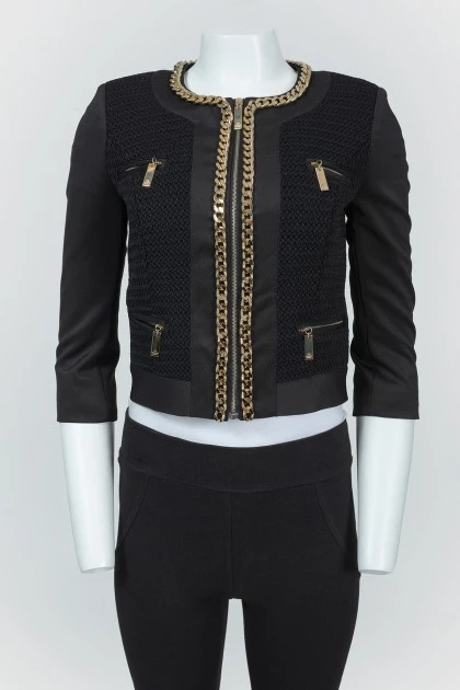 Черный пиджак с золотистыми цепями на молнии