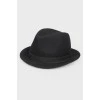 Черная шерстяная шляпка