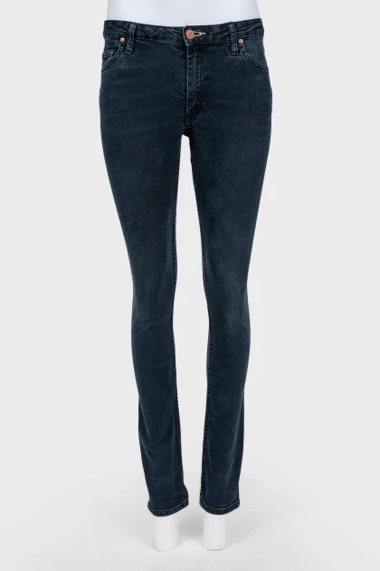 Темно-синие зауженные джинсы средней посадки