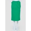 Плотная зеленая юбка со шлицей