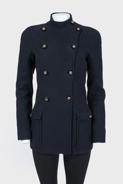 Черное приталенное короткое пальто