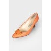 Кожаные туфли оранжевого цвета