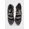 Черные туфли с металлическими молниями
