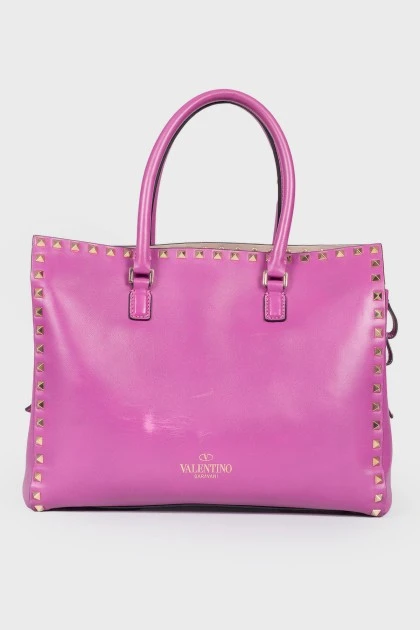 Пурпурная сумка с шипами