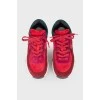 Червоні замшеві кросівки на шнурівці