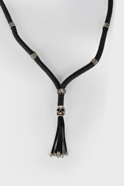 Мужское ожерелье черного цвета с биркой