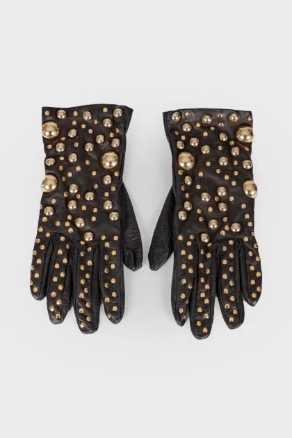 Черные кожаные перчатки с металлическими вставками