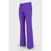 Фиолетовые расклешенные брюки со стрелками