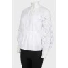 Біла блузка з мереживом