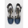 Синие лакированные туфли на высоком каблуке