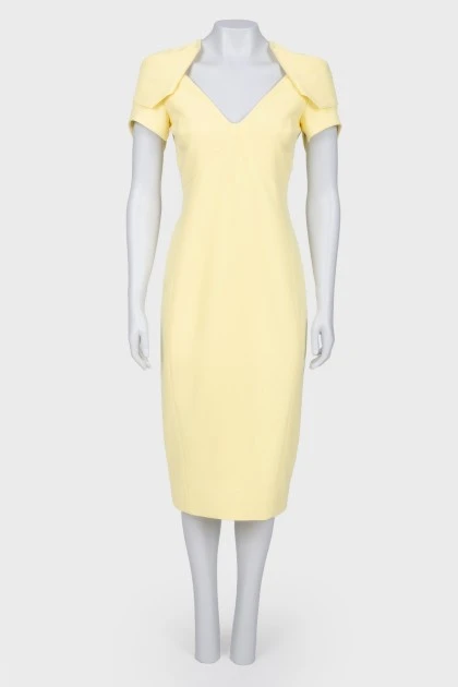 Приталенное платье лимонного оттенка
