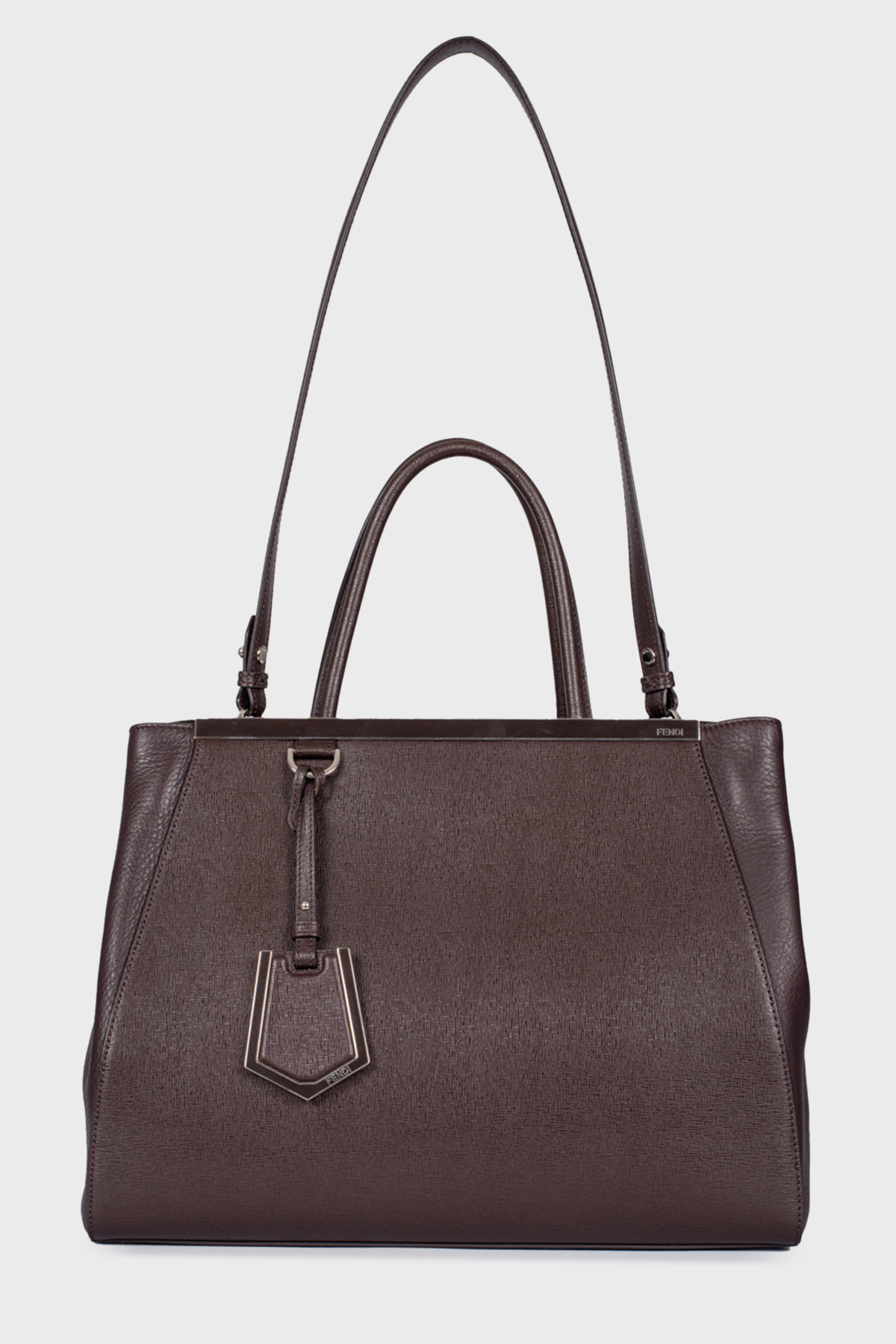 

Классическая кожаная сумка Fendi