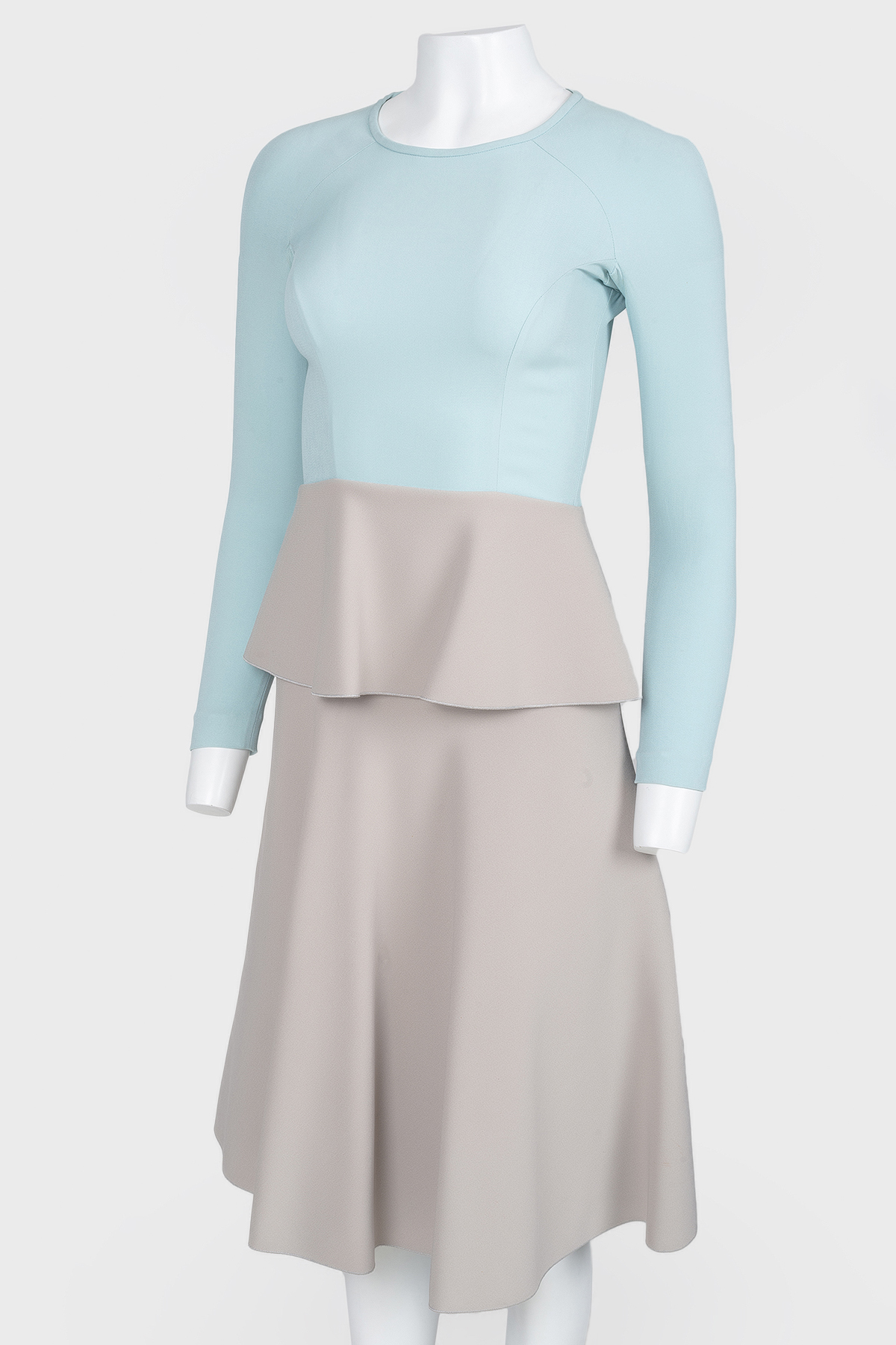 

Голубое платье с серой баской на молнии Roland Mouret, Комбинированный
