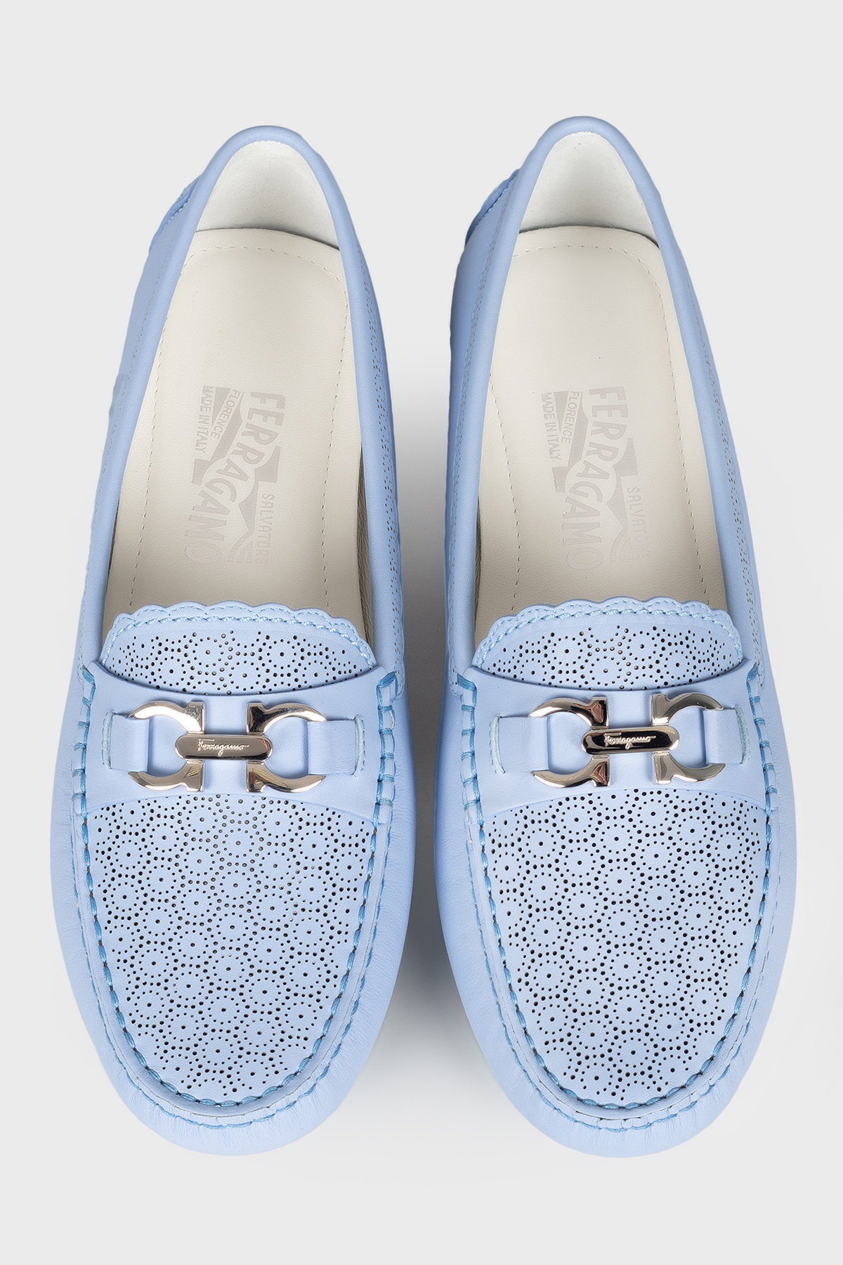 

Мокасины лавандовые с биркой Salvatore Ferragamo, Голубой