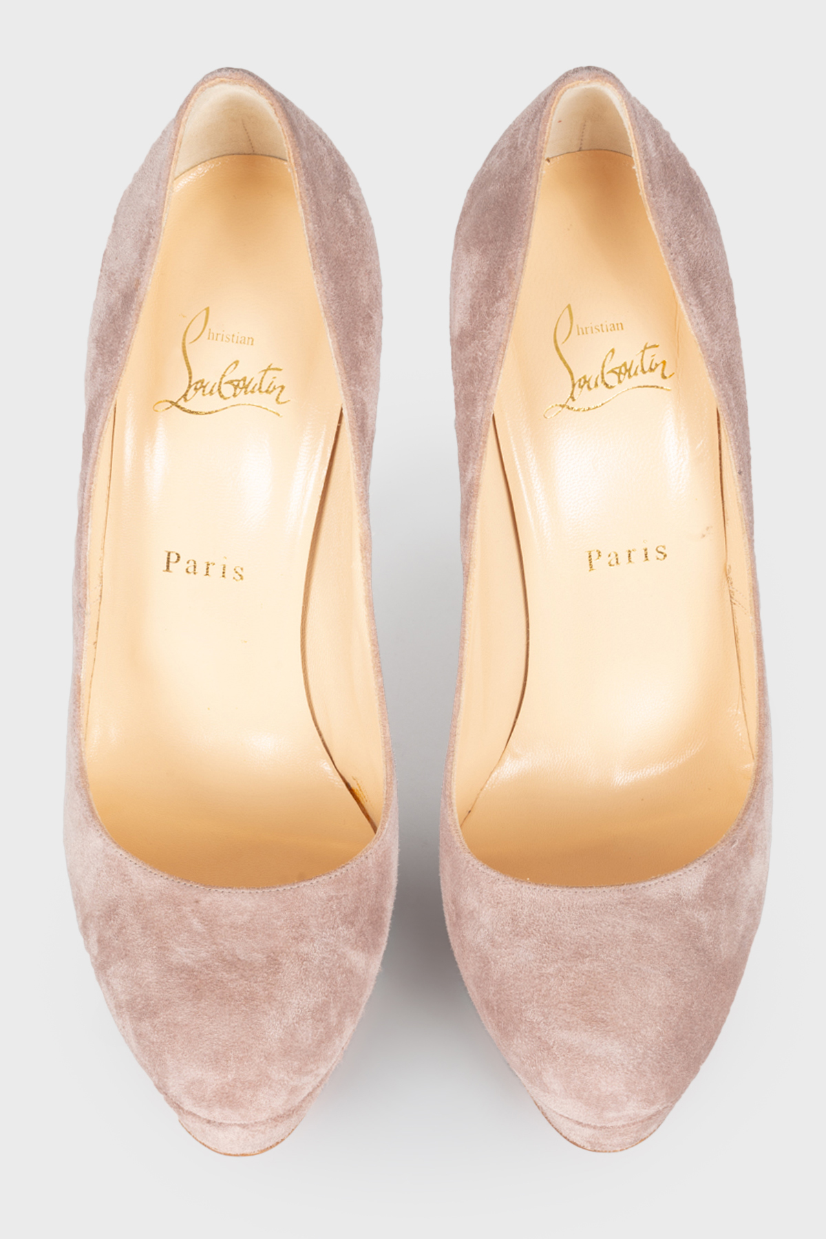 

Замшевые пудровые туфли, с биркой Christian Louboutin, Розовый