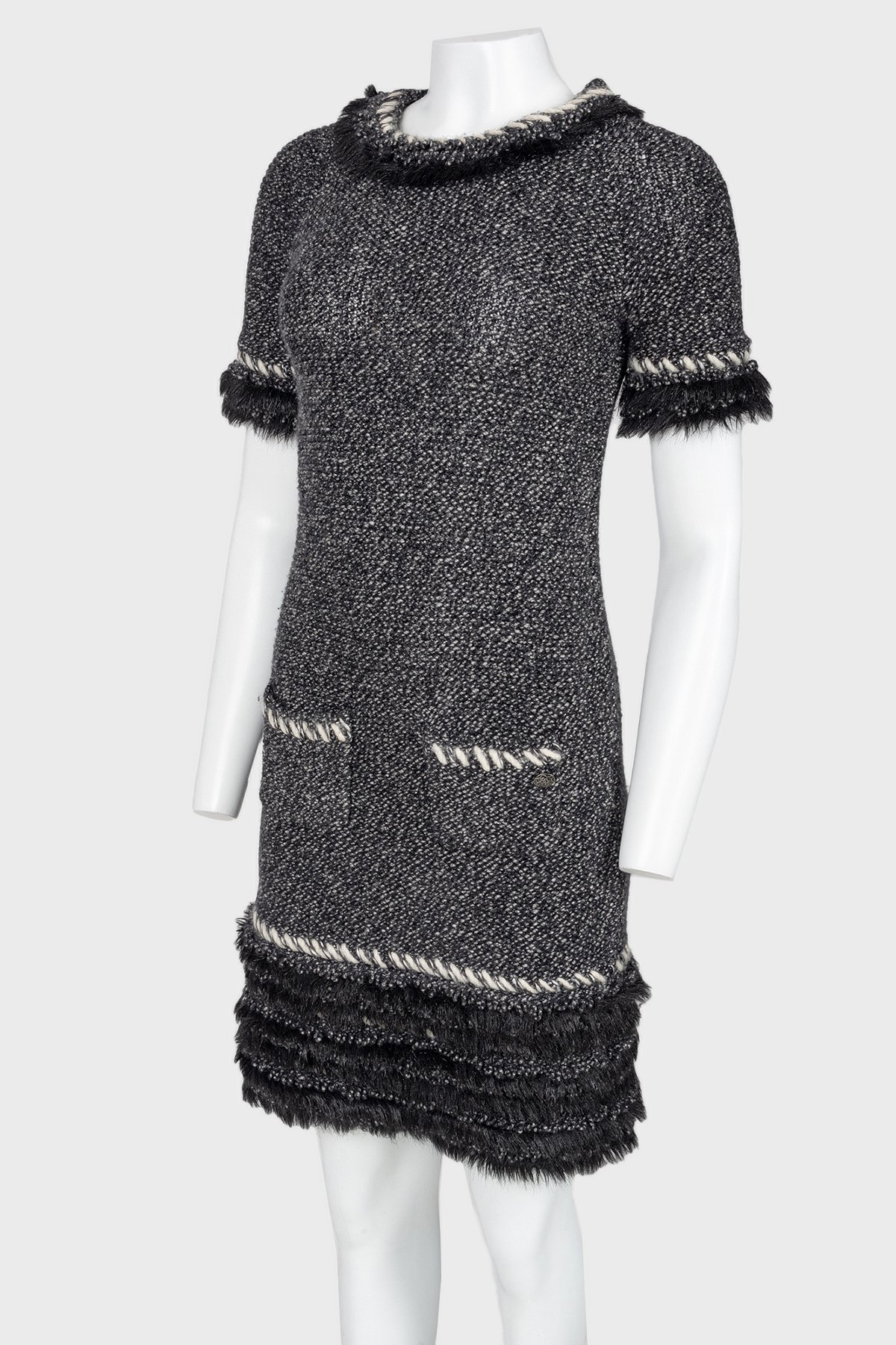 

Кашемировое платье с меховой отделкой Chanel, Черно-белый
